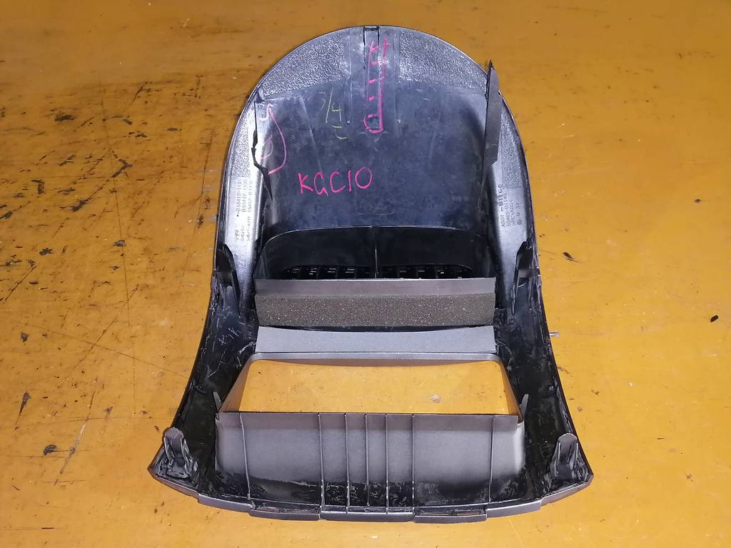 консоль магнитофона Toyota Passo