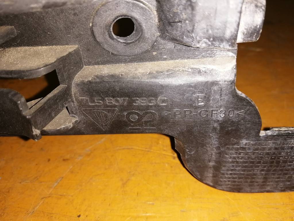 крепеж бампера Porsche Cayenne