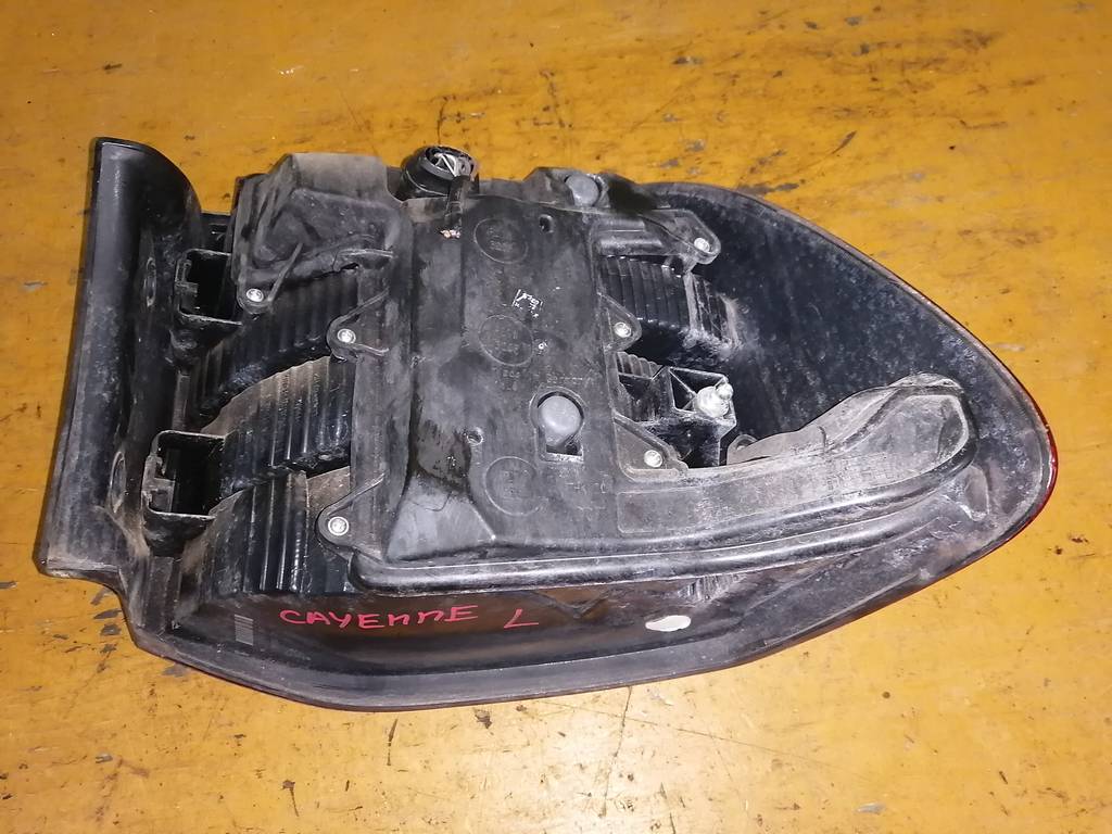 стоп-сигнал Porsche Cayenne