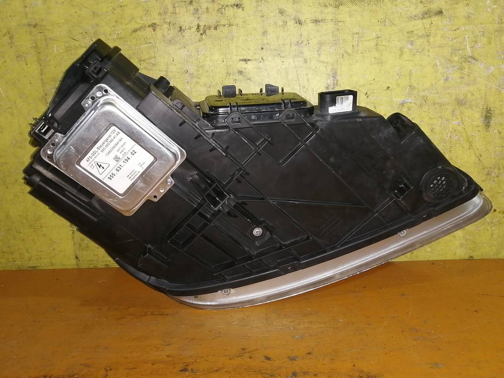 фара Porsche Cayenne