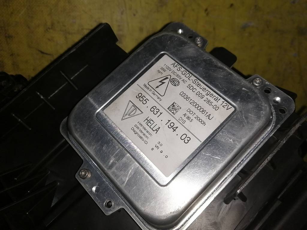 фара Porsche Cayenne