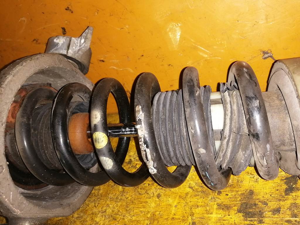 стойка Porsche Cayenne