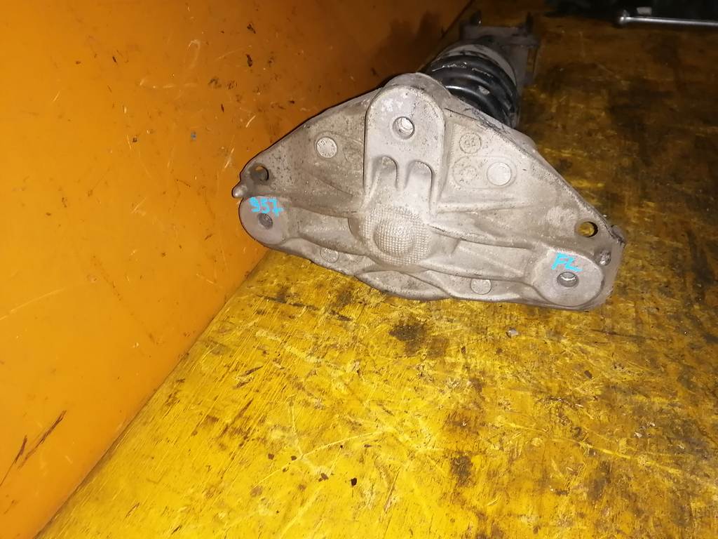 стойка Porsche Cayenne