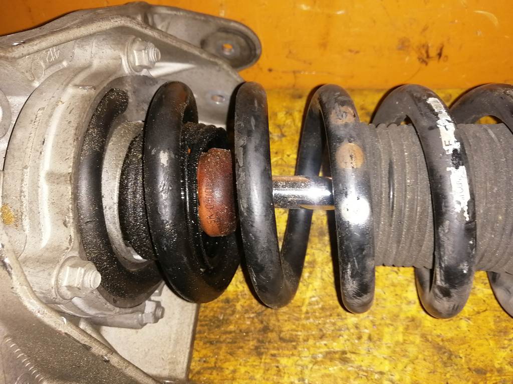 стойка Porsche Cayenne