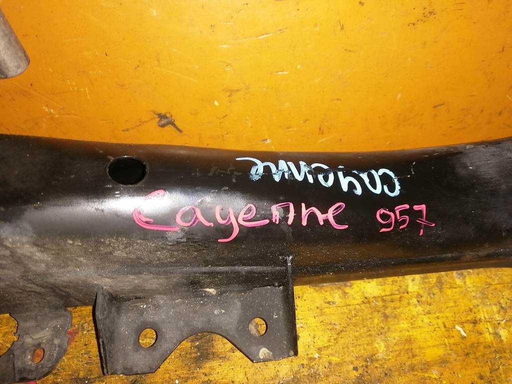 балка Porsche Cayenne