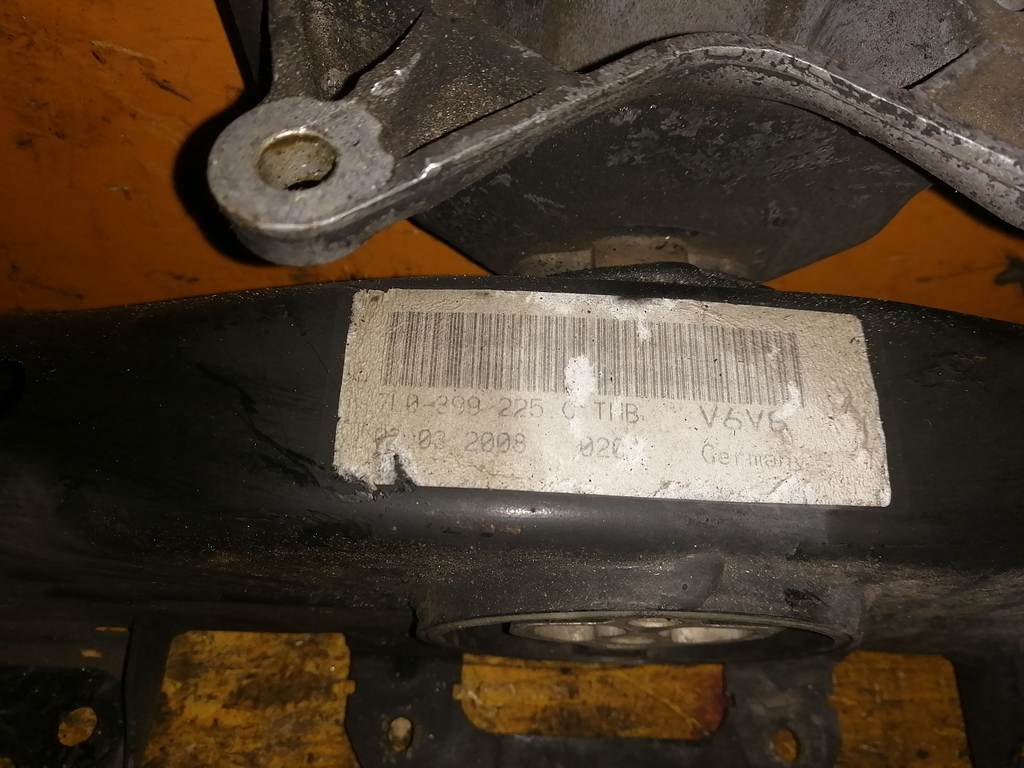 балка Porsche Cayenne