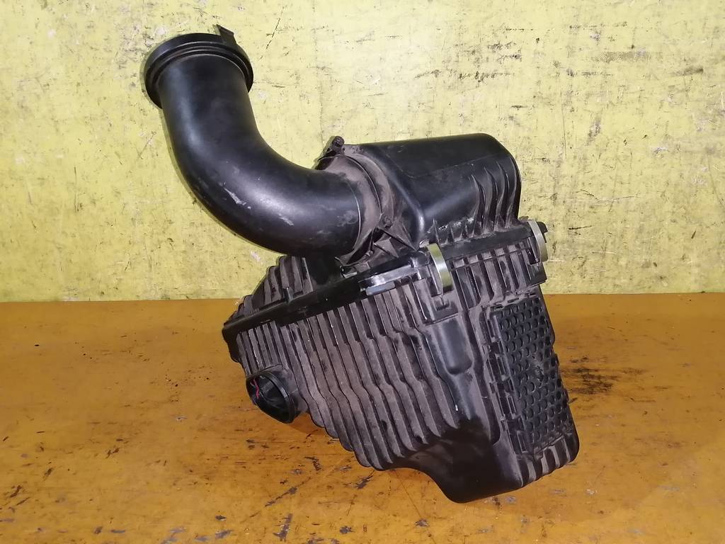 корпус воздушного фильтра Porsche Cayenne