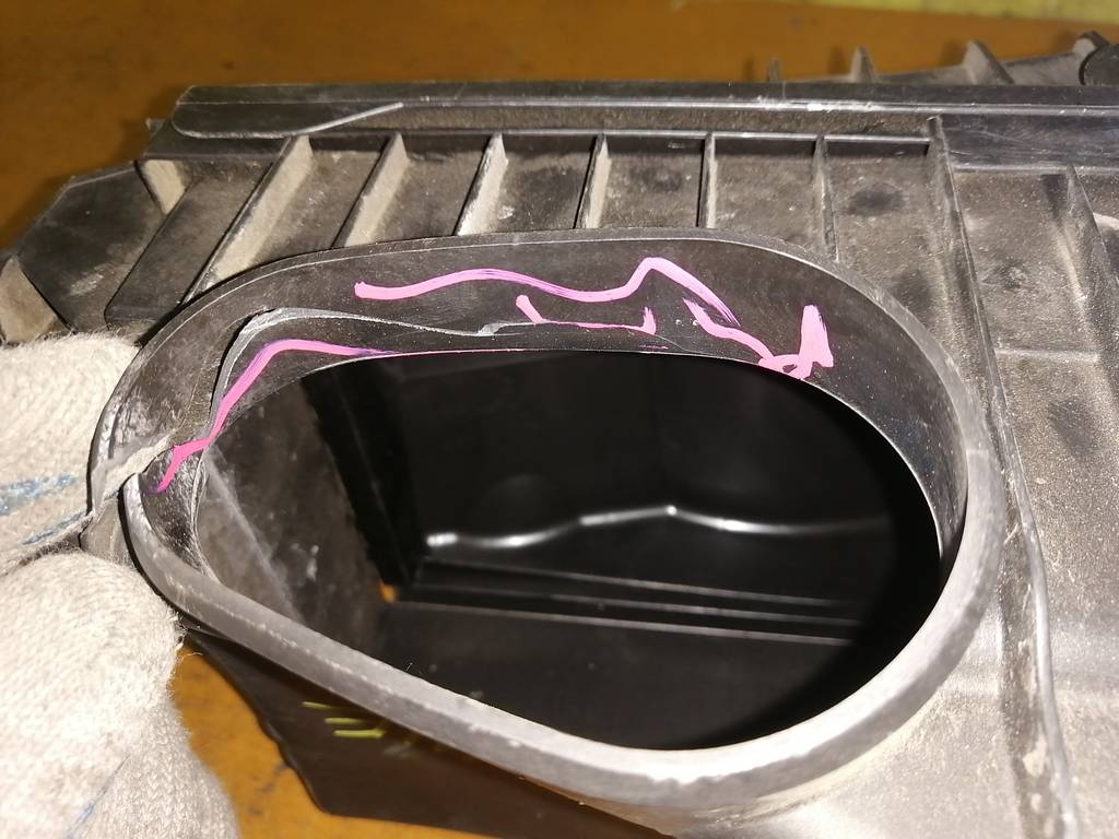 корпус воздушного фильтра Porsche Cayenne