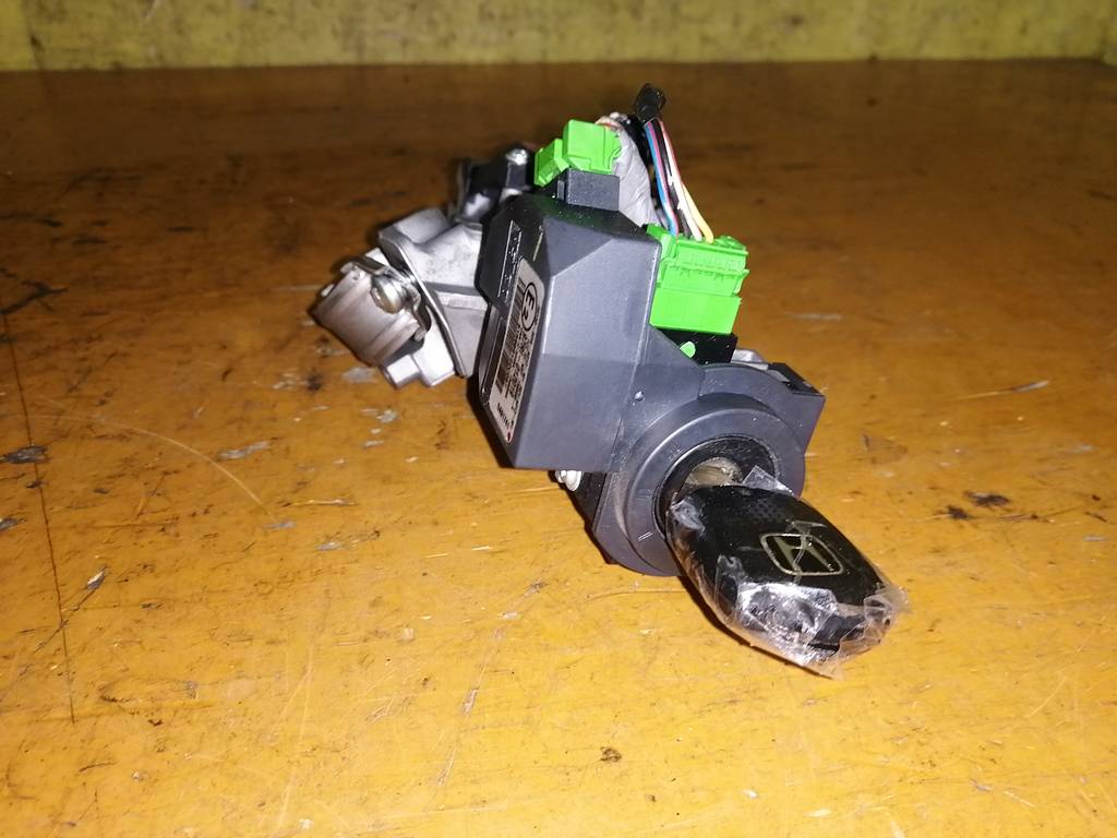 замок зажигания Honda Mobilio Spike