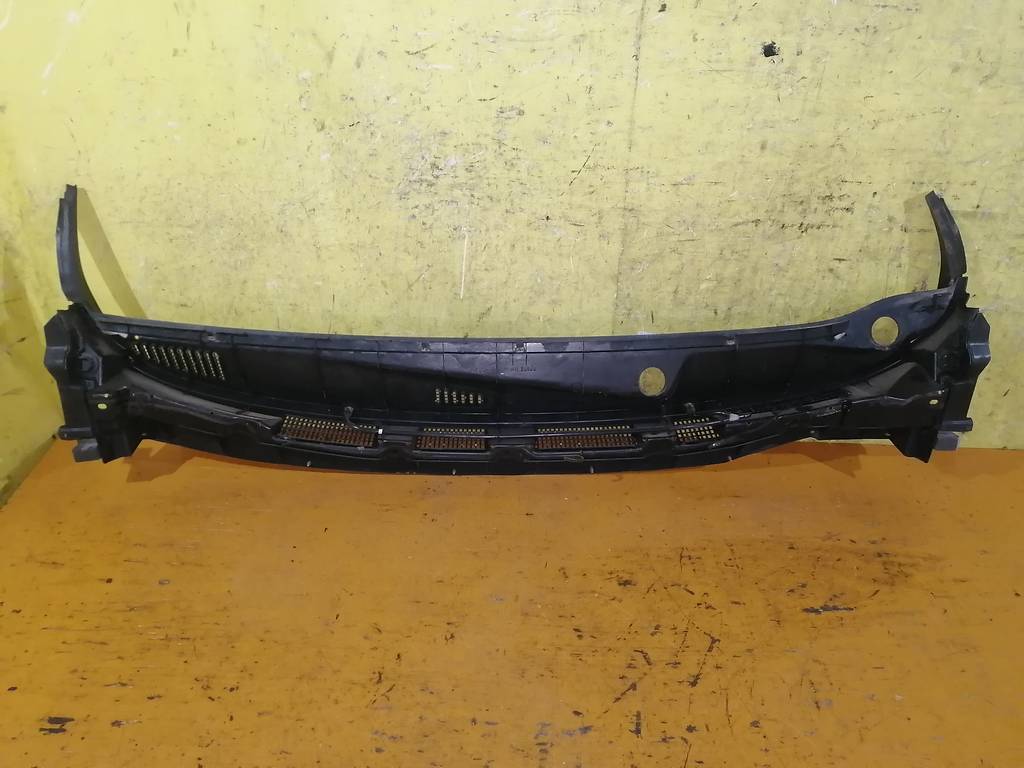жабо Nissan Note