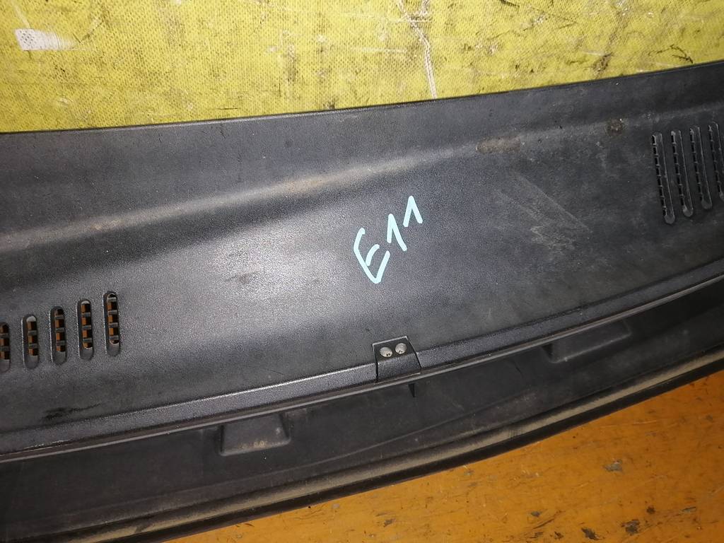 жабо Nissan Note