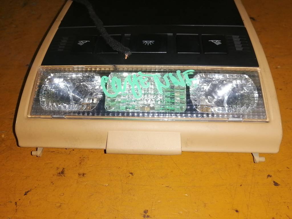 плафон салонный Porsche Cayenne