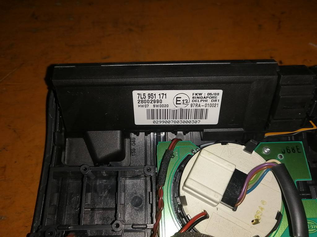 плафон салонный Porsche Cayenne