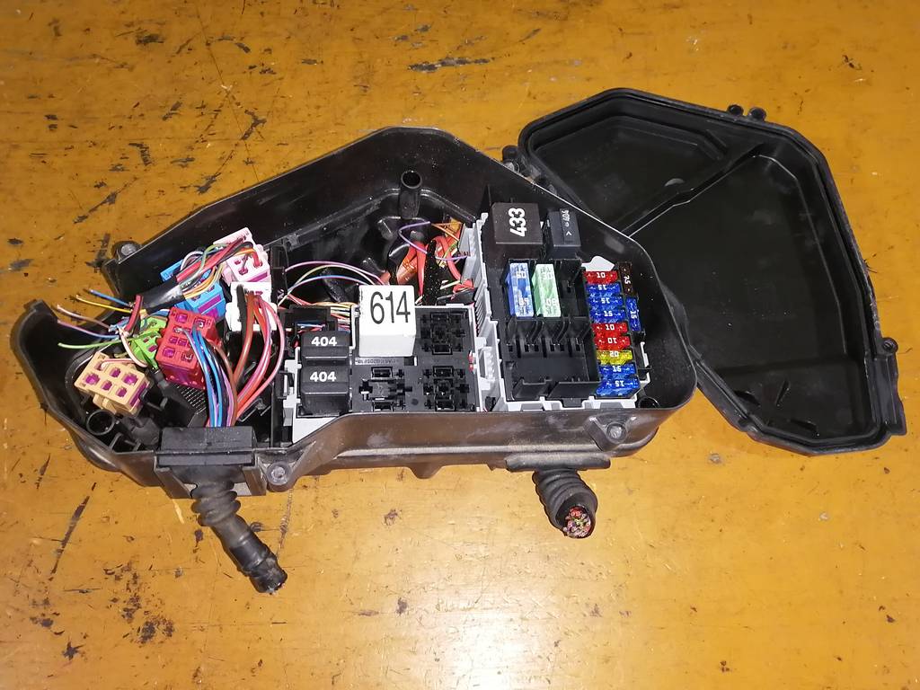 блок предохранителей Porsche Cayenne