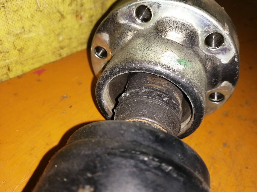 карданный вал Porsche Cayenne