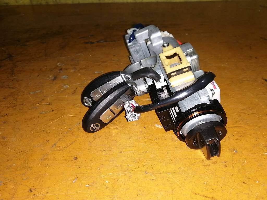 замок зажигания Nissan Dualis