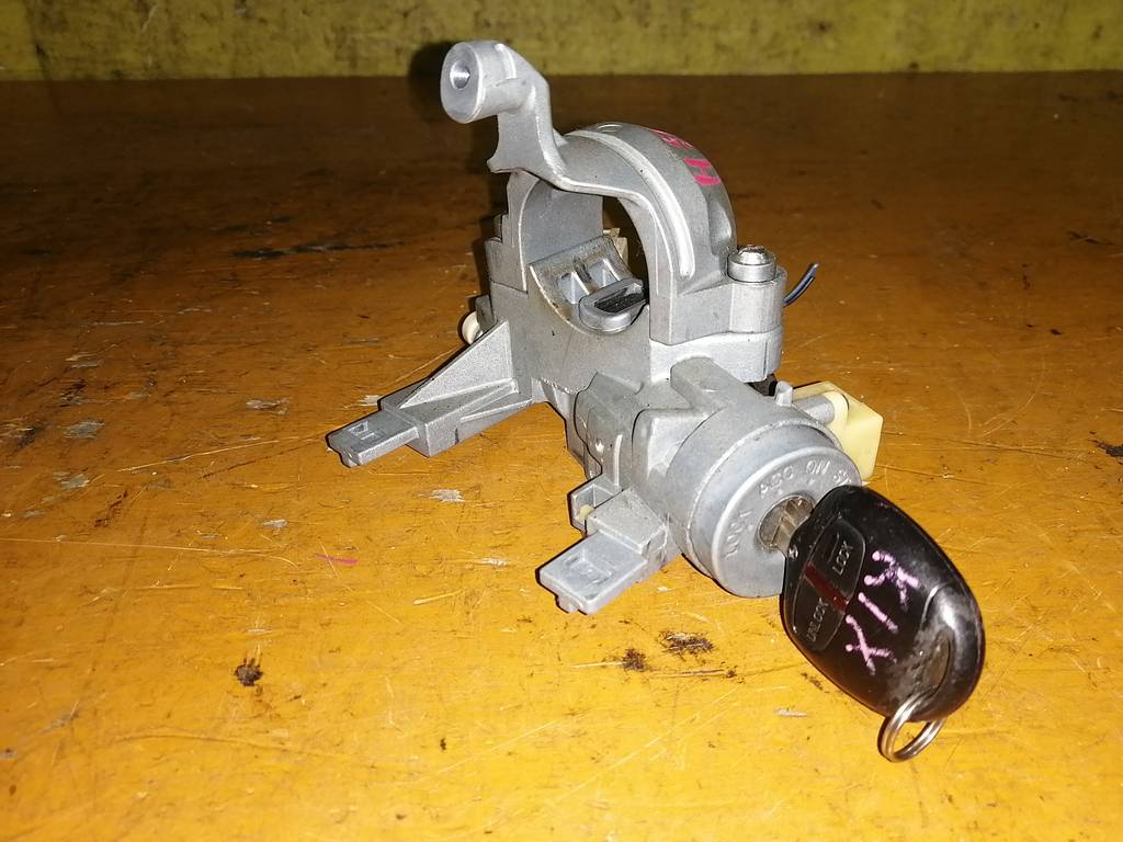 замок зажигания Nissan KIX