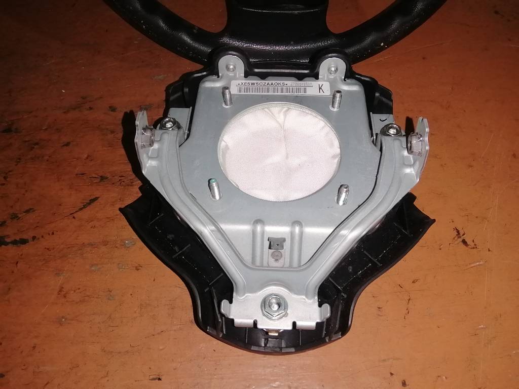 airbag водительский Nissan KIX