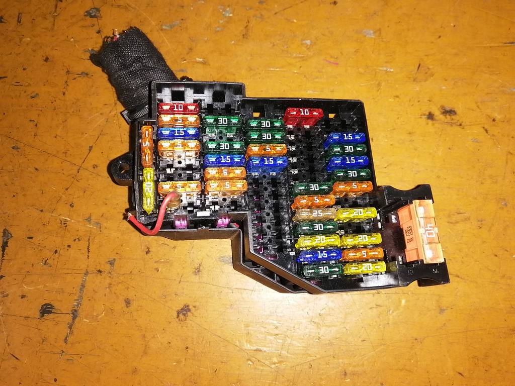 блок предохранителей Porsche Cayenne