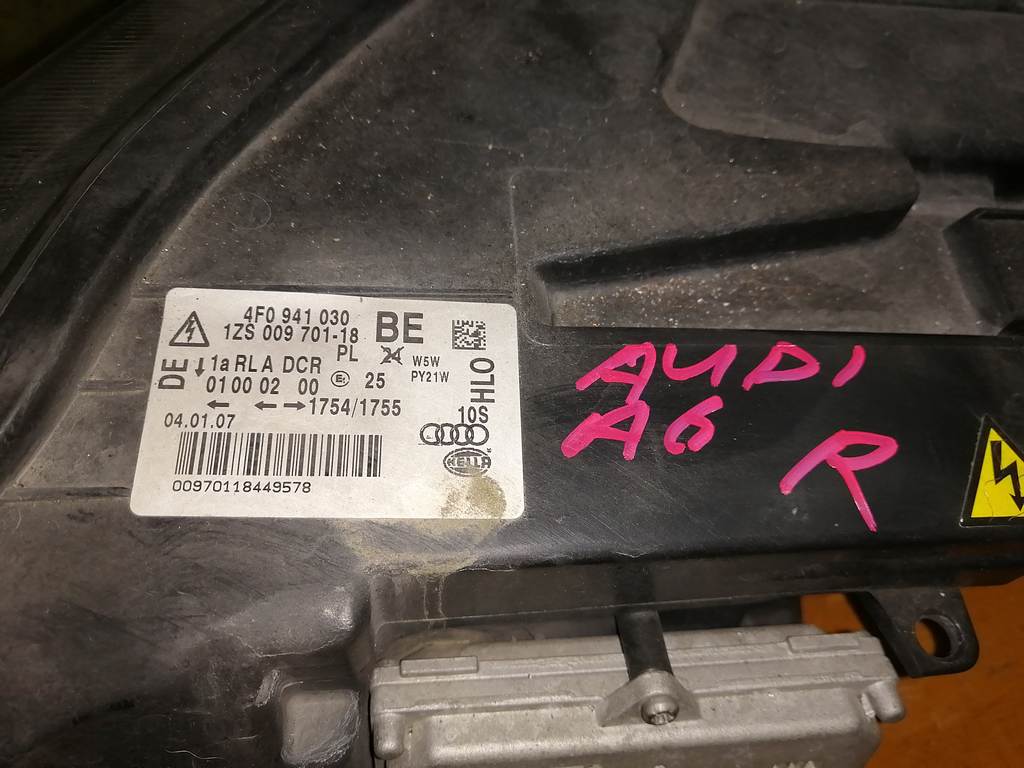 фара Audi A6