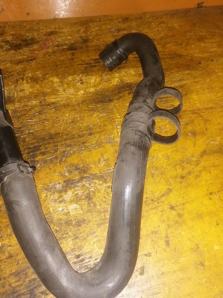 шланг радиатора Porsche Cayenne