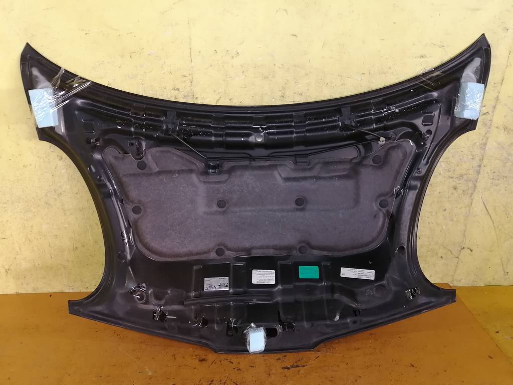 капот Nissan March