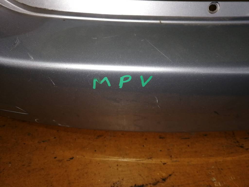 бампер Mazda MPV