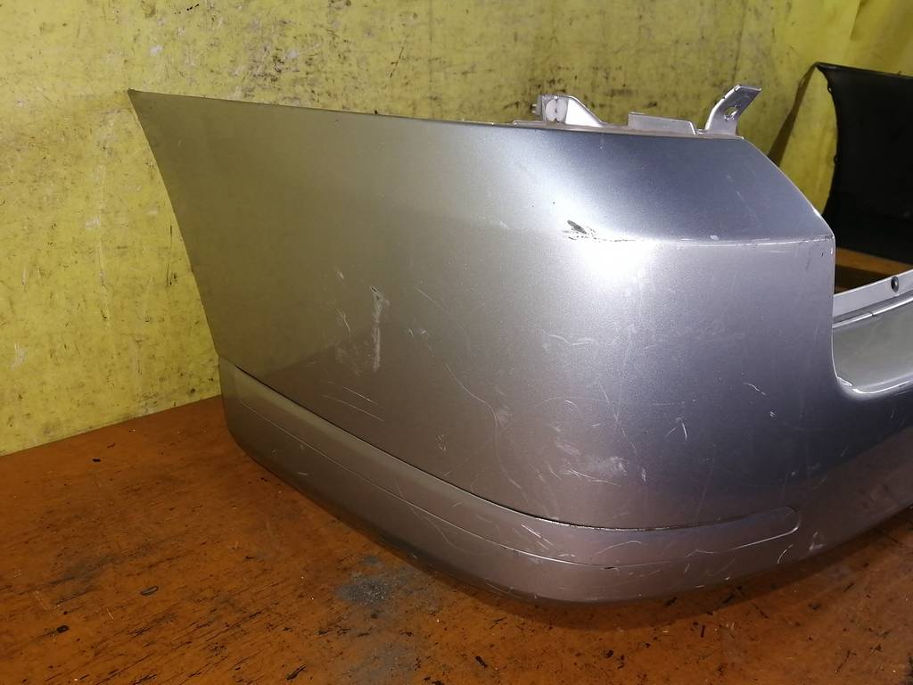 бампер Mazda MPV