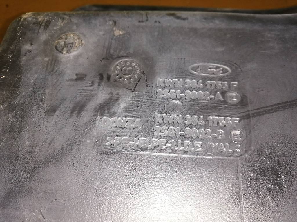 бак топливный Mazda Demio