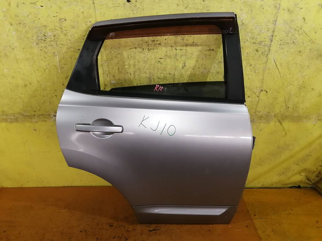 дверь Nissan Dualis