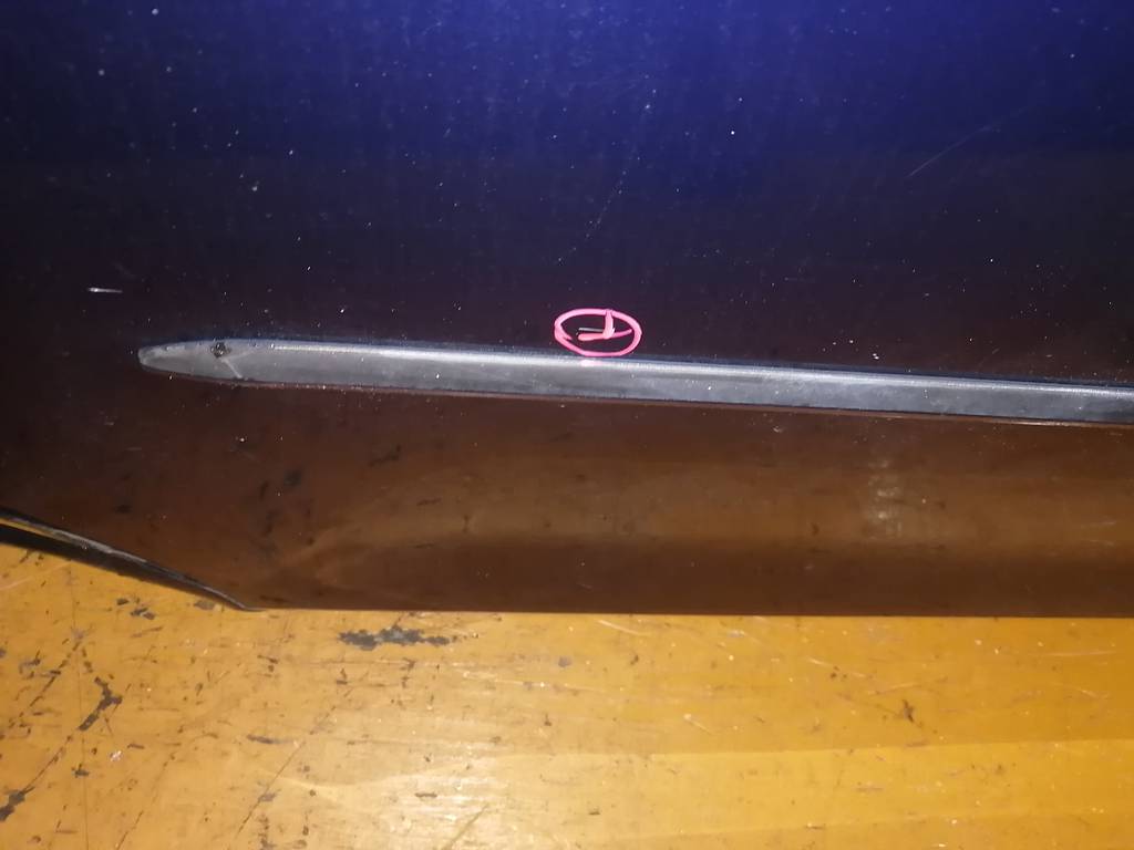 дверь Mazda Demio