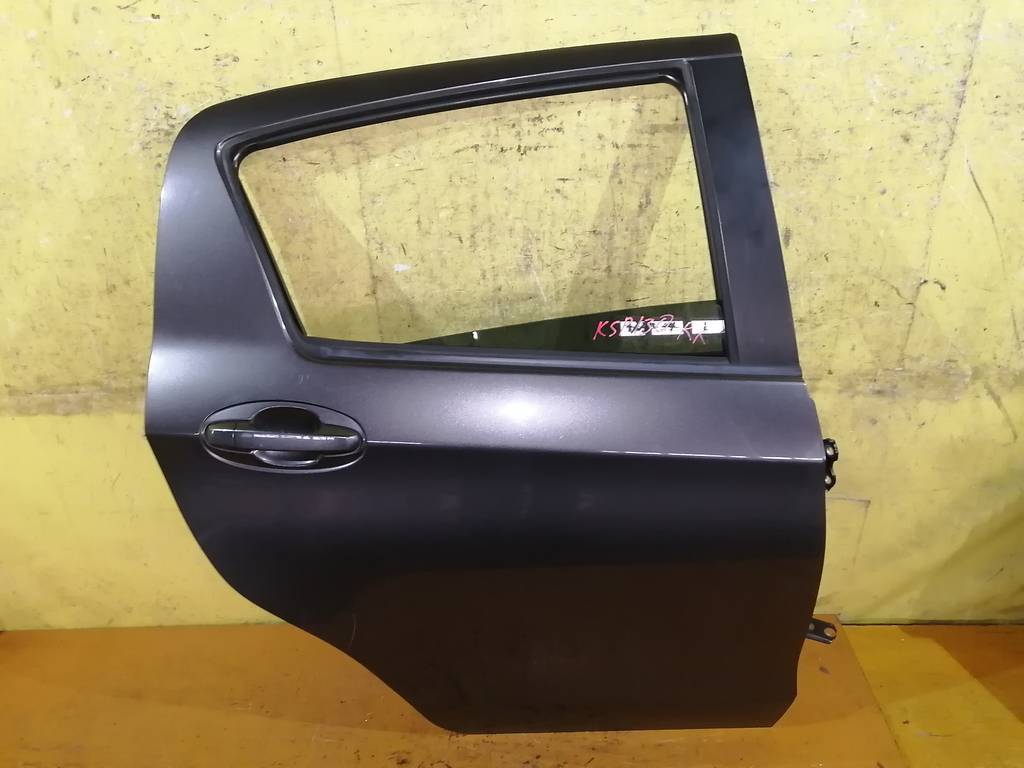 дверь Toyota Vitz