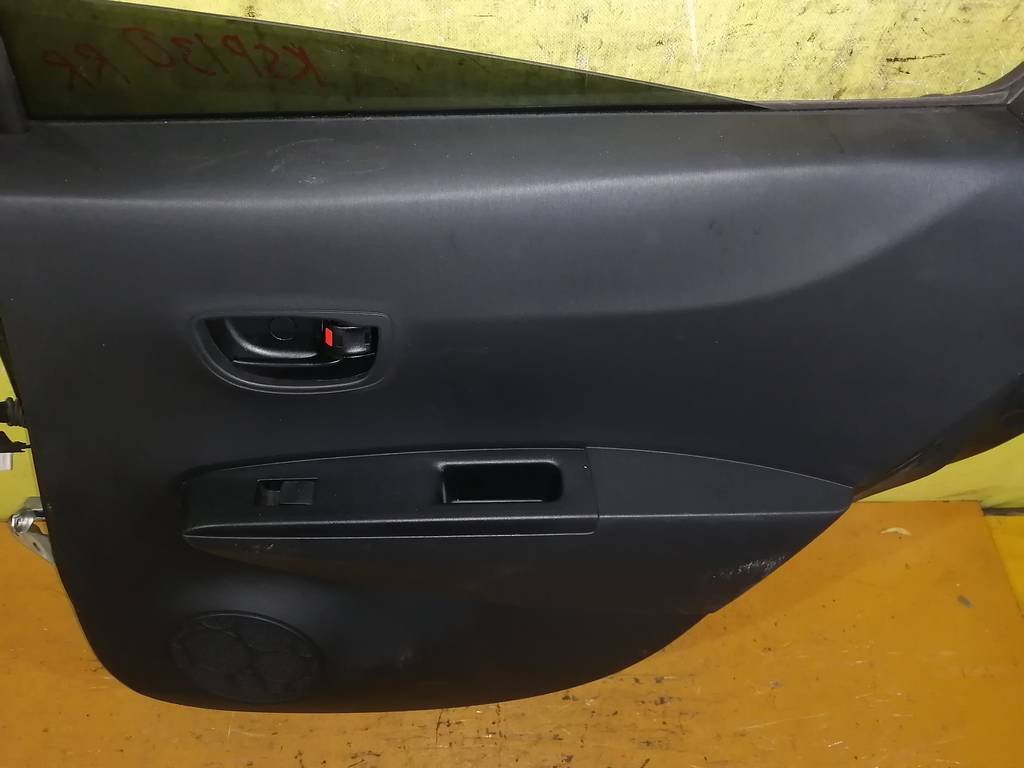 дверь Toyota Vitz