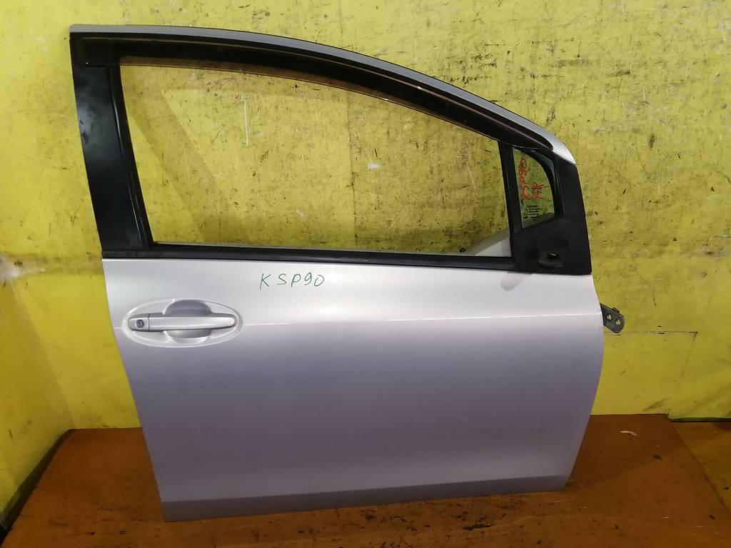 дверь Toyota Vitz