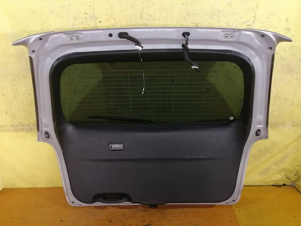 дверь 5-я Mazda MPV