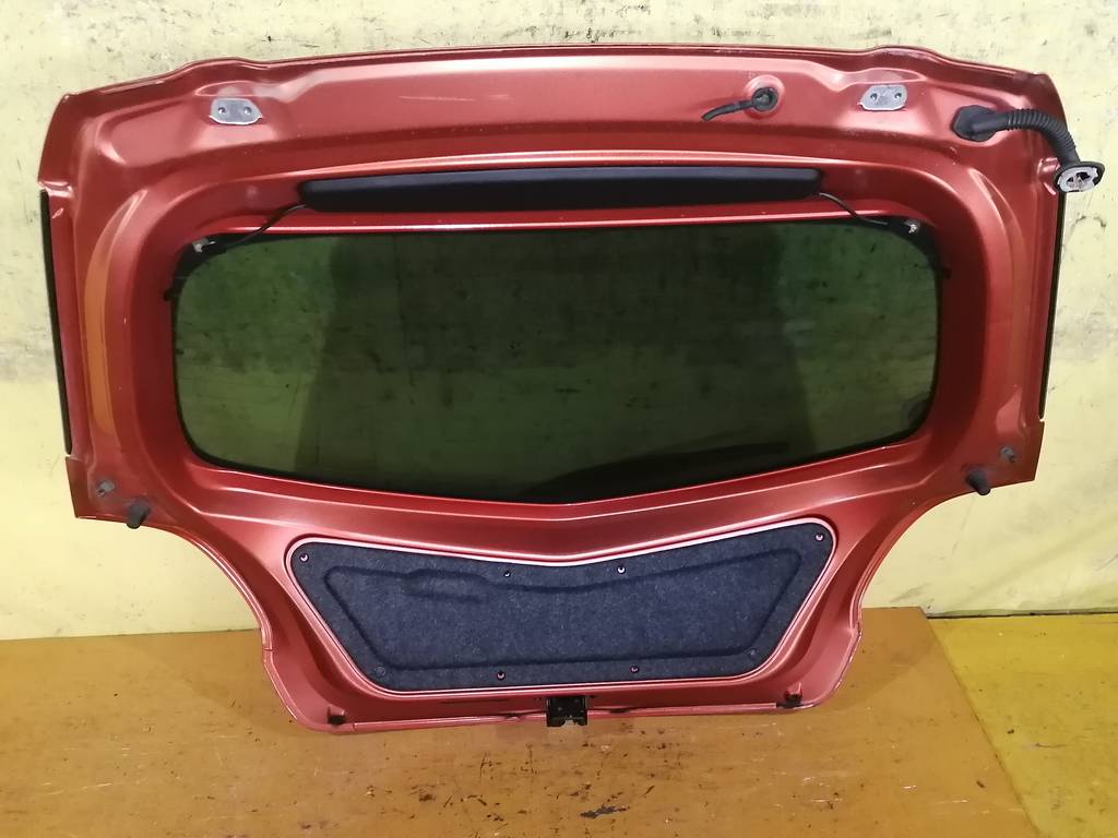 дверь 5-я Mazda Demio