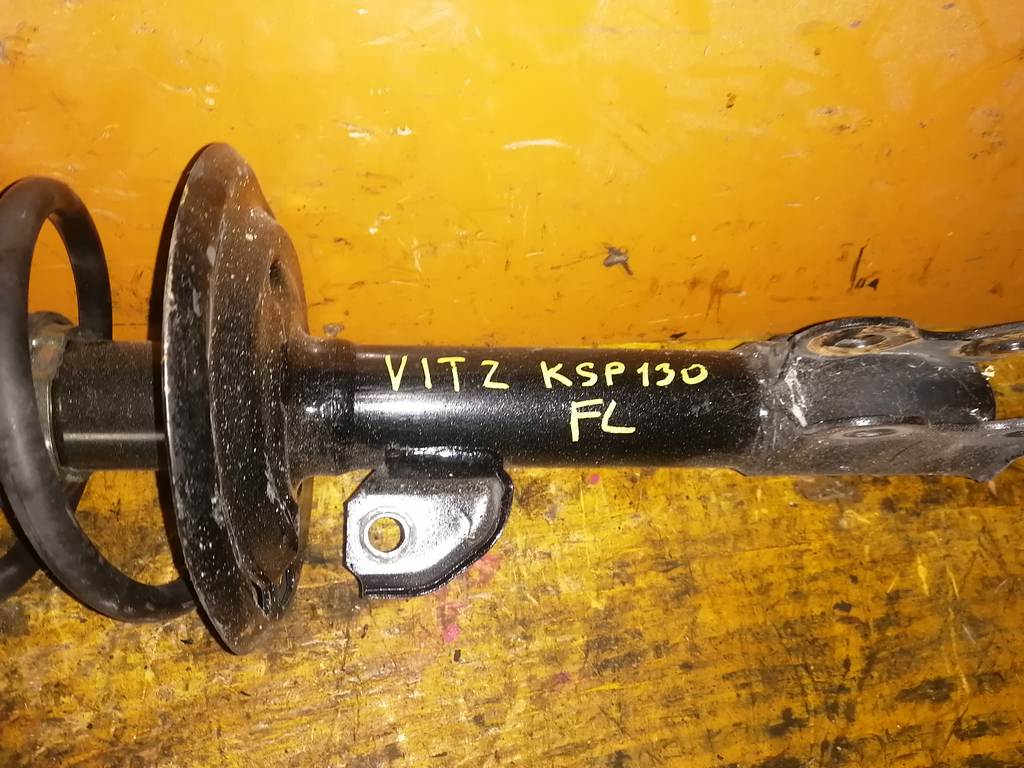 стойка Toyota Vitz