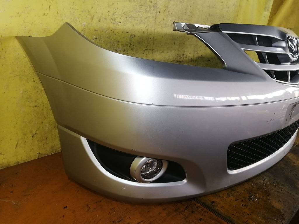 бампер Mazda MPV