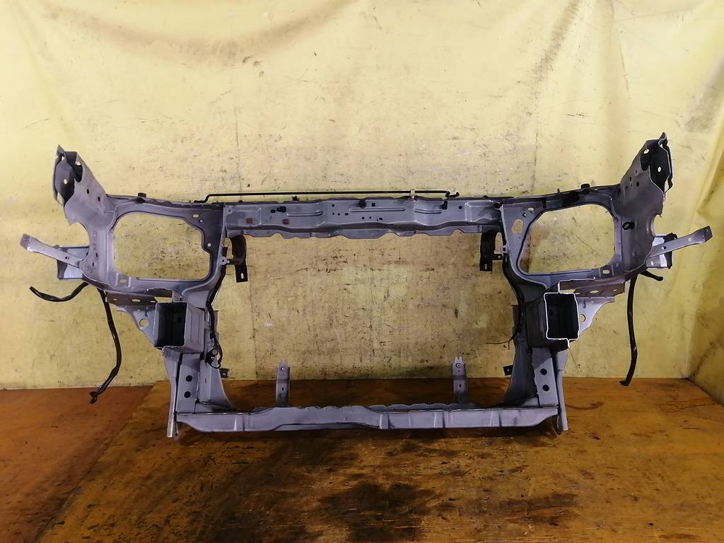 рамка радиатора Mazda MPV