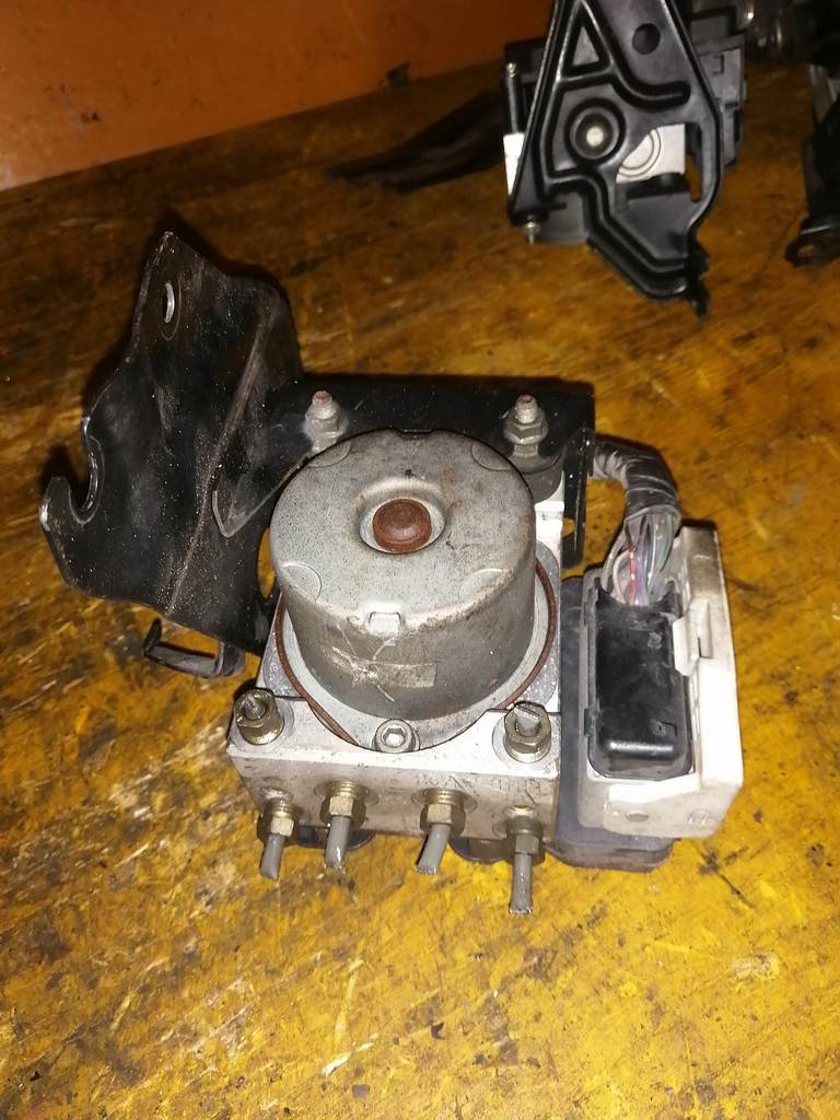 блок abs Mazda Atenza
