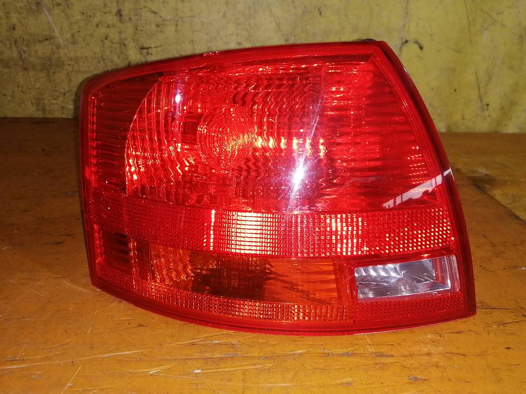 стоп-сигнал Audi A4