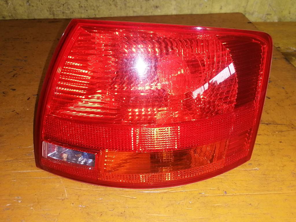 стоп-сигнал Audi A4