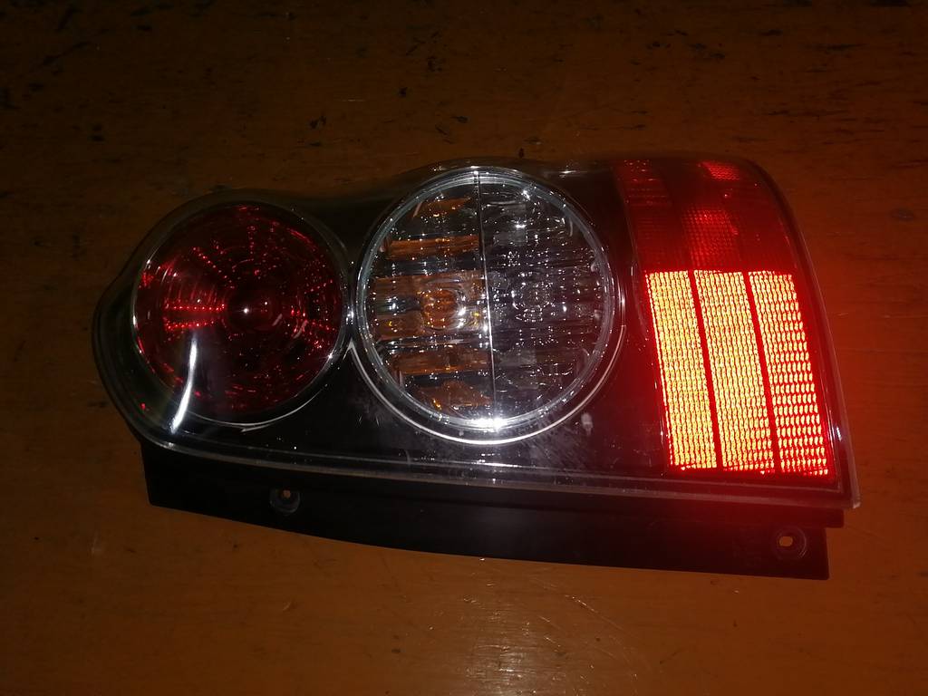 стоп-сигнал Mazda MPV