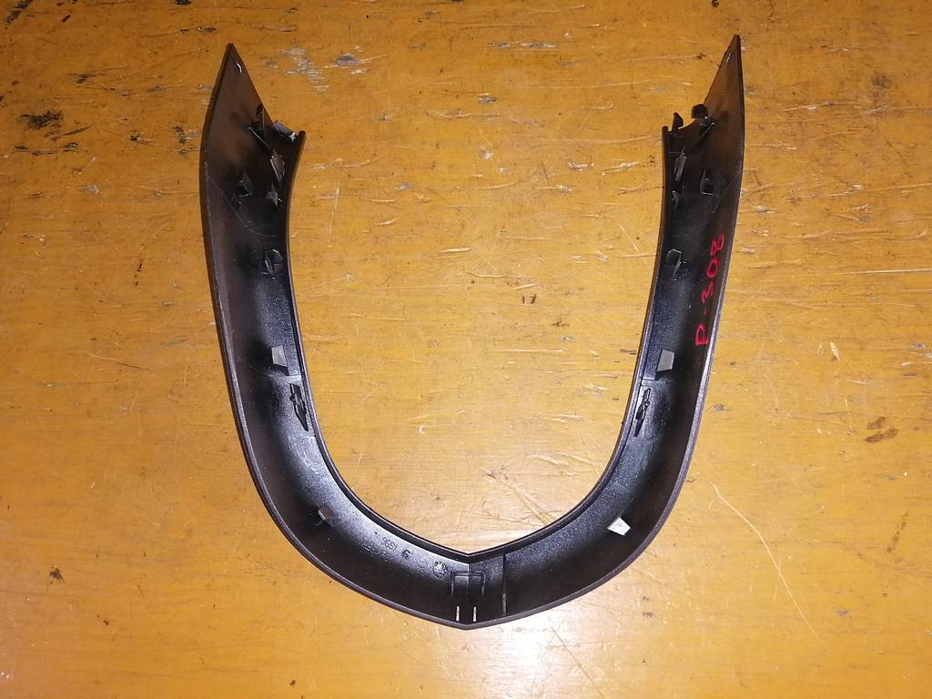 консоль кпп Peugeot 308