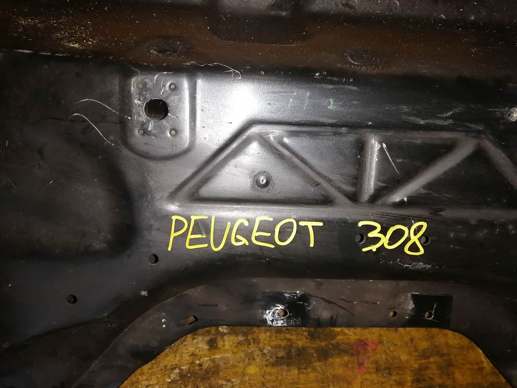 балка Peugeot 308