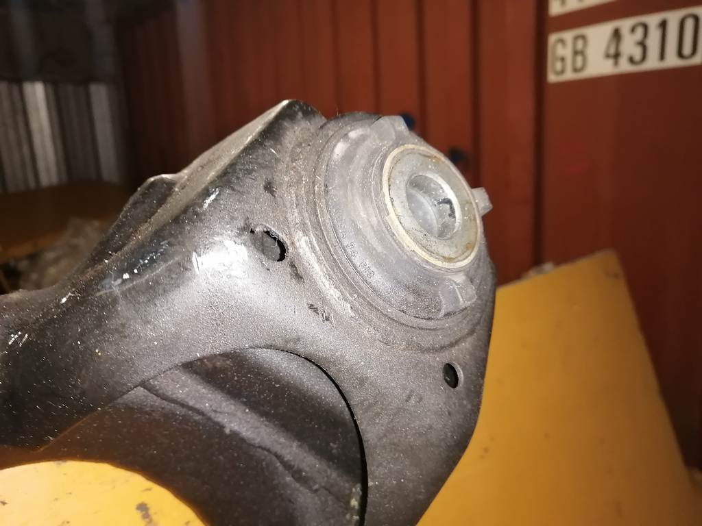 балка Mazda Atenza