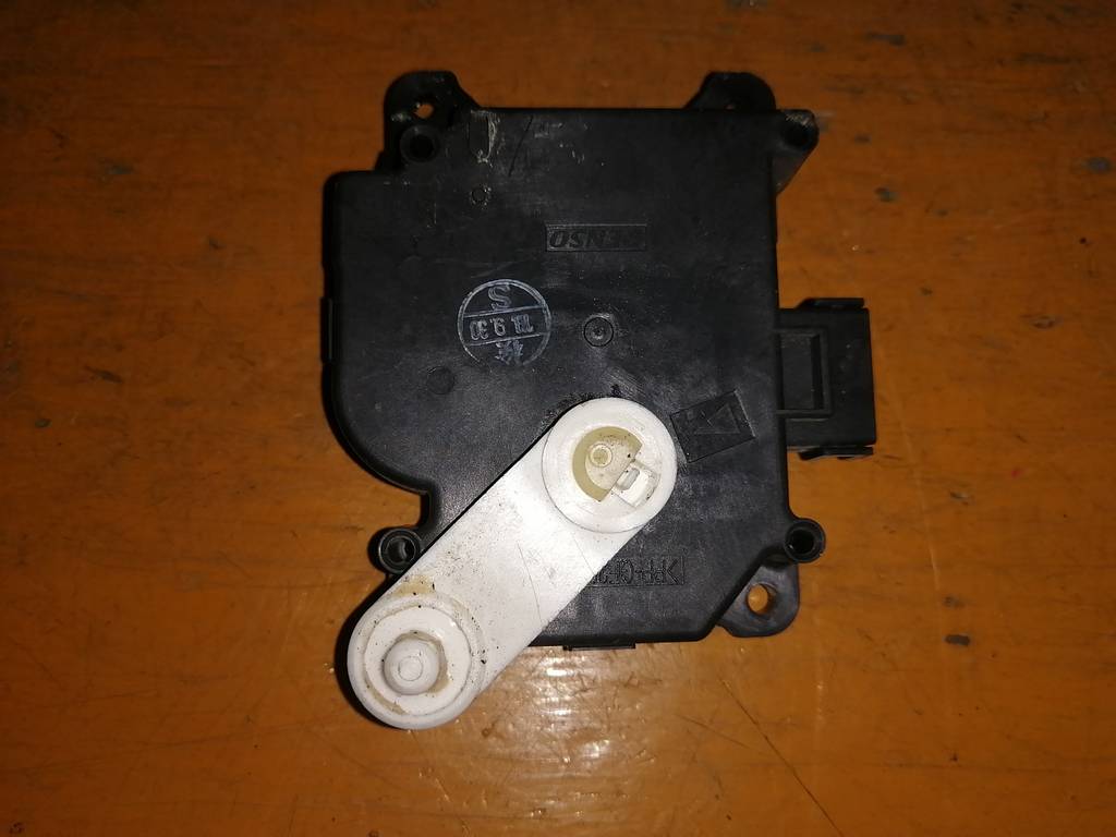 сервопривод заслонок печки Mazda MPV