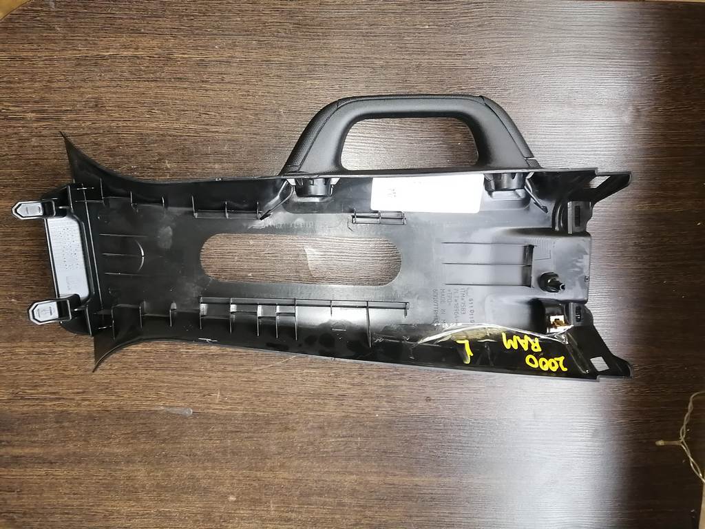 накладка на стойку кузова Dodge Ram