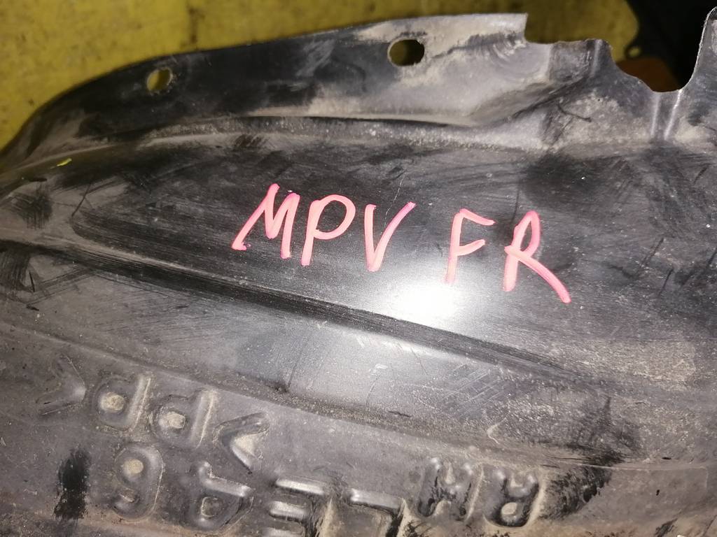 подкрылок Mazda MPV