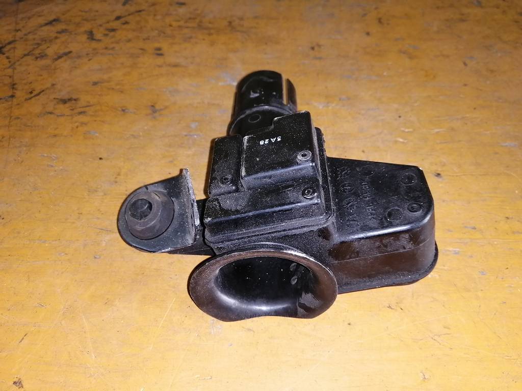 воздухозаборник Nissan Note